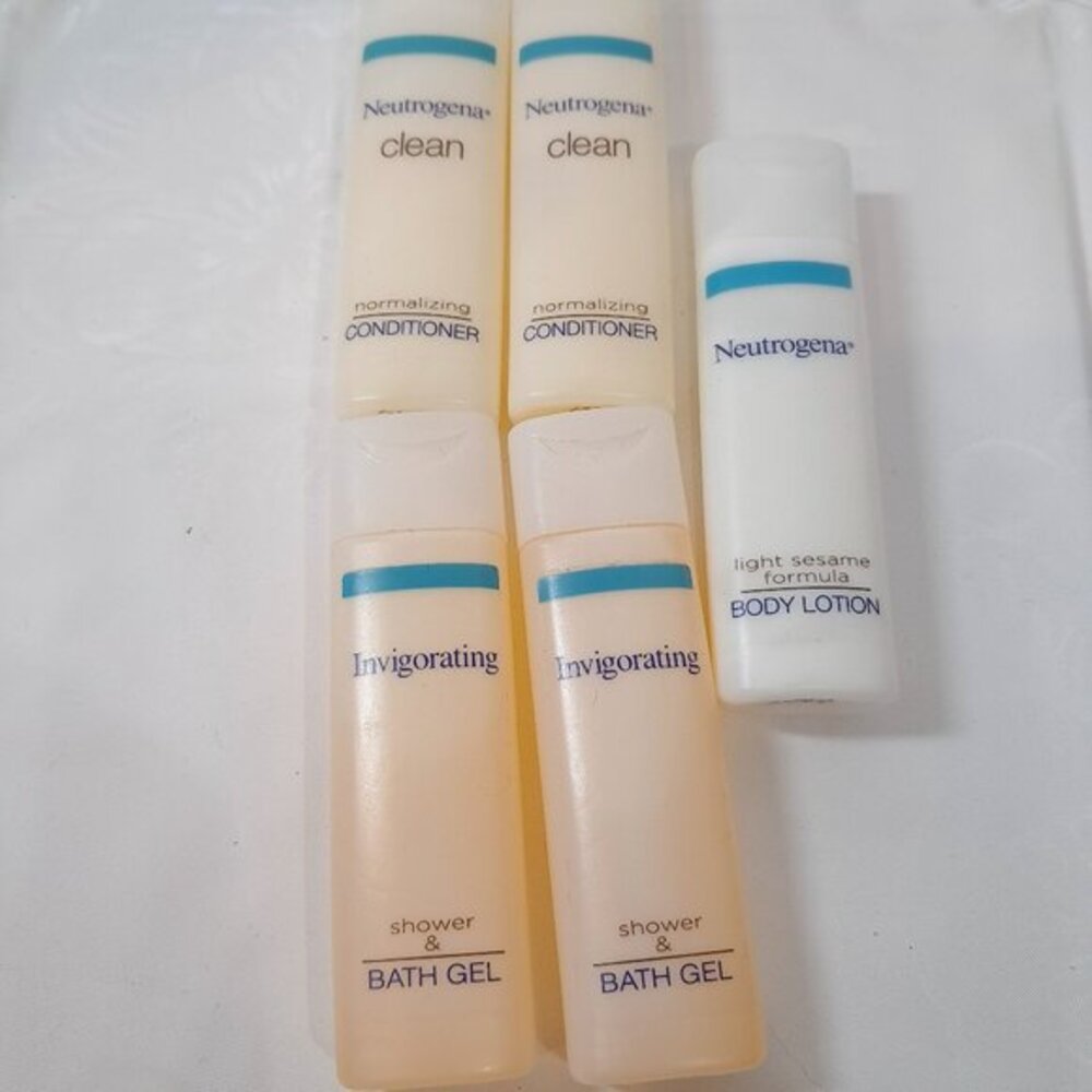 Neutrogena Travel x5 Light Body Lotion Invigorating Shower Gel clean Conditioner
